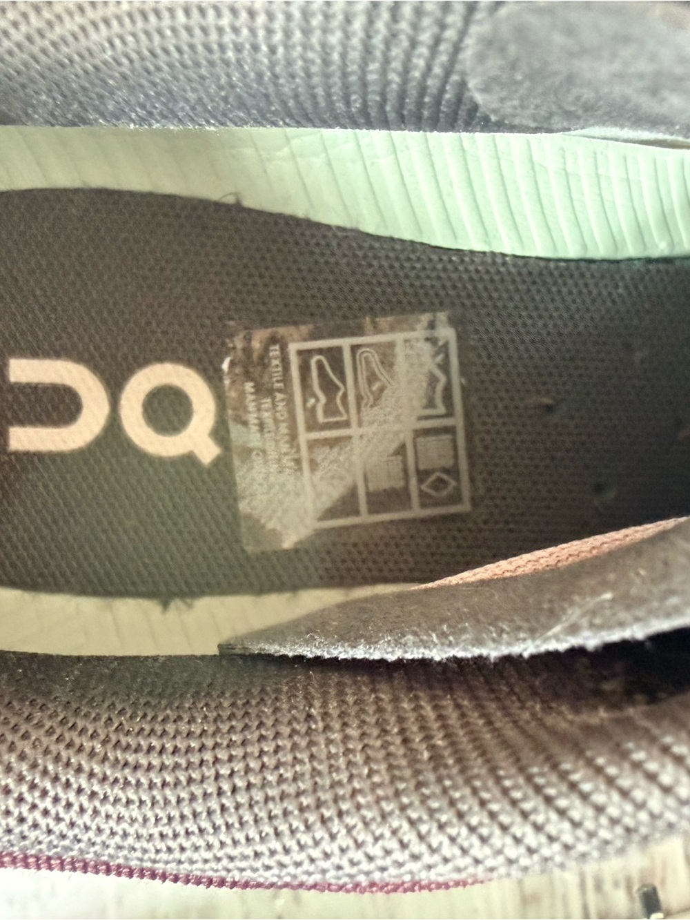 On Running Women's Gradient Mint and Burgundy Athletic Shoes - Picture 9 of 12